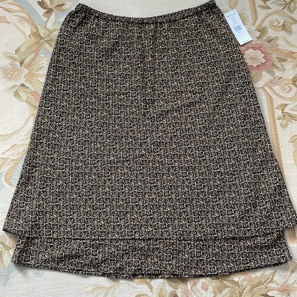 Large amber and black skirt - Picture 4 of 8